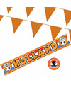 Ek oranje straat- huis versiering pakket met oa 1x banner Holland en 300 meter oranje vlaggenlijnen