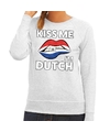 Kiss me I am Dutch sweater grijs dames